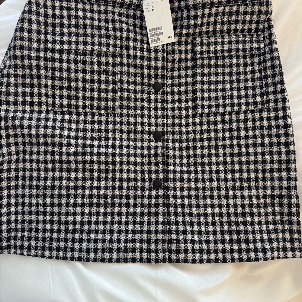 H&M Monochrome Patterned Mini Skirt